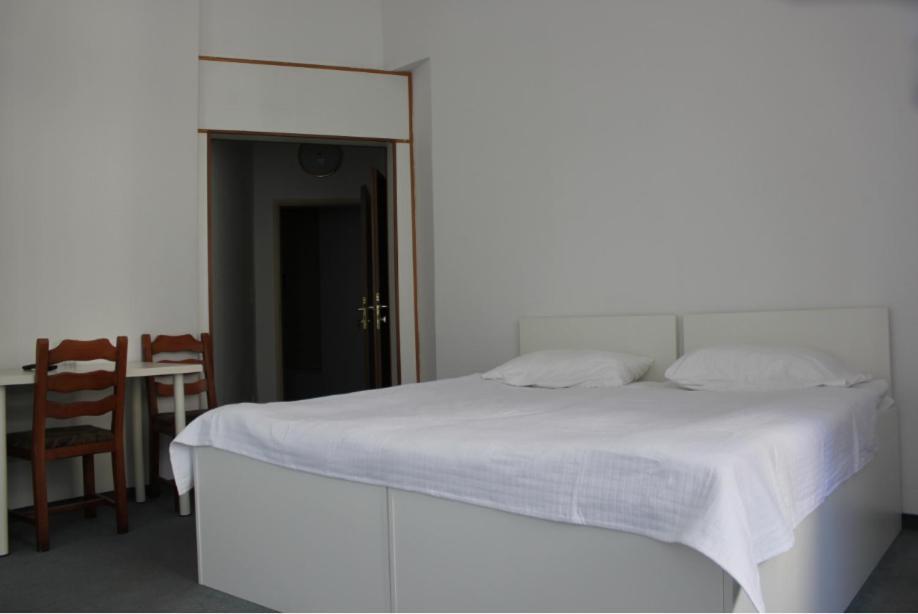 Arnes Hotel Vienna Exterior photo